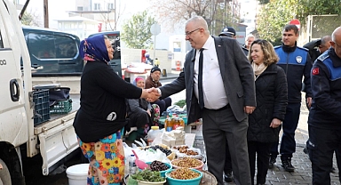 Başkan Ertaş Çarşamba Pazarında Esnafla Buluştu