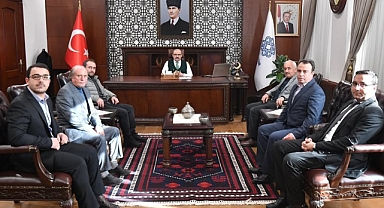 Başlık: Balıkesir Valisi İsmail Ustaoğlu, Gönen ve Sındırgı Muhtarlarıyla Bir Araya Geldi