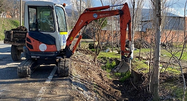 Bigadiç Belediyesi, Işıklar Mahallesi’nde Dere Temizliği Çalışmalarına Başladı