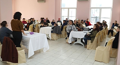 Burhaniye Belediyesi Kadın Buluşmalarına Cumhuriyet Mahallesi ile Devam Ediyor