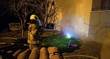Burhaniye’de Bodrum Katındaki Ev Yangını Korkuttu