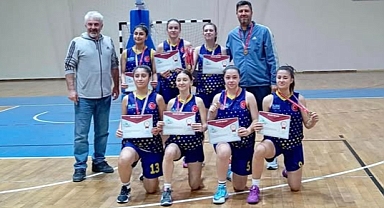 Burhaniye’de Okul Sporları Basketbol Genç Kızlar Grup Birinciliği Müsabakaları Sonuçlandı