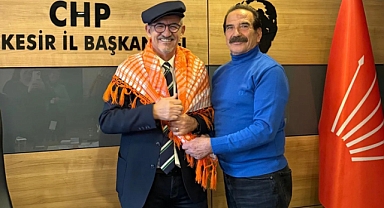 CHP İl Başkanı Erden Köybaşı’na Devecilik Kültürüne Özel Hediye