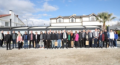 Edremit Belediye Başkanı Mehmet Ertaş, 10 Ocak Çalışan Gazeteciler Günü’nde Basın Mensuplarıyla Bir Araya Geldi