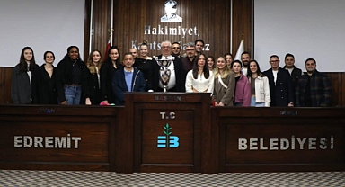 Edremit Belediye Başkanı Mehmet Ertaş’tan Gürespor Kadın Basketbol Takımına Tebrik