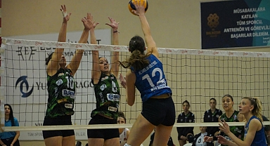 Edremit Belediyesi Altınolukspor, Sakarya Voleybol’a 3-0 Mağlup Oldu