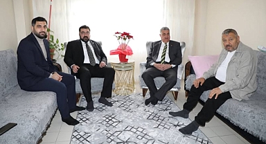 Edremit Belediyesi'nden Meclis Üyesi Oktay Sümertaş'a Geçmiş Olsun Ziyareti