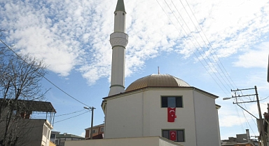 Edremit’te Paşa Camii, İbadete Açıldı