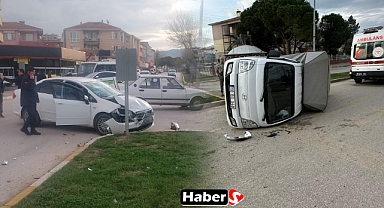 Gönen'de Trafik Kazası: İki Araç Çarpıştı, 2 Kişi Yaralandı