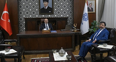 İzmir Katip Çelebi Üniversitesi Rektörü Prof. Dr. Saffet Köse, Vali İsmail Ustaoğlu’nu Ziyaret Etti