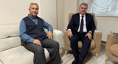 Milletvekili Mustafa Canbey’den Bozen Mahalle Muhtarı Kadri Tekin’e Ziyaret