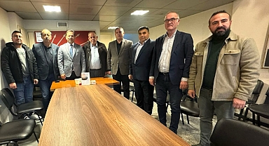 Sındırgı Belediye Başkanı Serkan Sak, Dursunbey’de CHP İlçe Başkanlığı ve Belediye Başkanı’nı Ziyaret Etti