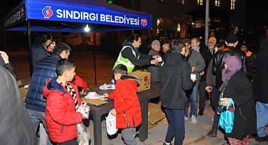 Sındırgı Belediyesi'nden Regaip Kandili'nde Lokma ve Kandil Simidi İkramı