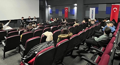 Sındırgı Belediyesi, Öğrencilere Yönelik Münazara Etkinliği Düzenledi