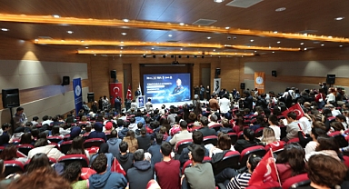 Türkiye’nin İlk Astronotu Alper Gezeravcı Bandırma Onyedi Eylül Üniversitesi’nde Öğrencilerle Buluştu