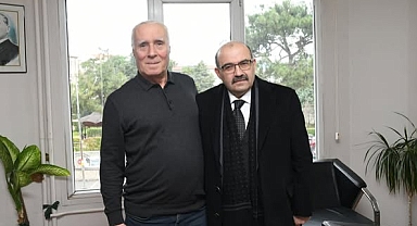 Vali İsmail Ustaoğlu, Beyaz Baston Görme Engelliler Haftası'nda Avukat Salih Mehmet Aslan’ı Ziyaret Etti