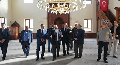 Vali İsmail Ustaoğlu, Edremit Osmanlı Camii’nde İnceleme Gerçekleştirdi