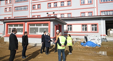 Vali İsmail Ustaoğlu, Edremit’teki 250 Kişilik Yükseköğretim Öğrenci Yurdu İnşaatını İnceledi