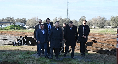 Vali İsmail Ustaoğlu, Edremit’teki Yeni Devlet Hastanesi İnşaatında İncelemelerde Bulundu