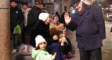 Vali İsmail Ustaoğlu’ndan Milli Kuvvetler Caddesi’nde Yeni Yıl Ziyareti