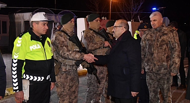 Vali İsmail Ustaoğlu’ndan Yılbaşı Denetimi: Değirmenboğazı Yol Kontrol Noktası’nda İncelemelerde Bulundu