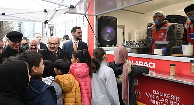 Vali İsmail Ustaoğlu, Vakıflar Bölge Müdürlüğü’nün Sahlep İkramı Programında Öğrencilerle Buluştu