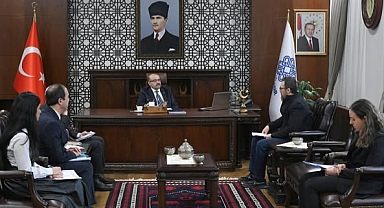 Vali İsmail Ustaoğlu, Vatandaşlarla Buluştu: Talepler Birebir Dinlenerek Çalışmalar Başlatıldı