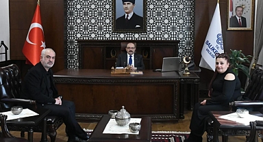 Alanur Roman Kültürü Kadın Eğitim ve Dayanışma Derneği Başkanı Nuray Gezer, Vali İsmail Ustaoğlu'nu Ziyaret Etti
