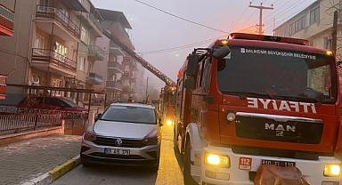 Altıeylül’de Apartman Yangını: Dumandan Etkilenen Vatandaş Hastaneye Kaldırıldı