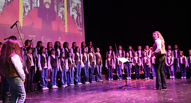 Altıeylül’de Barış Manço Şarkılarıyla Anıldı