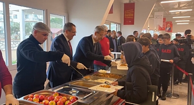 Ayvalık Belediyesi, İkinci Öğrenci Kent Lokantası’nı Hizmete Açtı