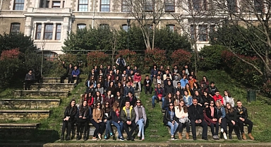 Ayvalık Belediyesi’nden Üniversite Öğrencilerine Burs Desteği