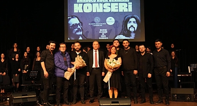 Balıkesir’de Anadolu Rock Ozanları Konseri ile Müzikseverlere Unutulmaz Bir Gece… 