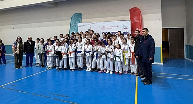 Balıkesir’de Okul Sporları Judo Küçükler Kız-Erkek İl Birinciliği Müsabakaları Sonuçlandı