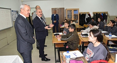 Balıkesir İl Milli Eğitim Müdürü Murat Demir, Savaştepe’de Eğitim Kurumlarını Ziyaret Etti