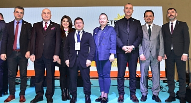 Balıkesir Üniversitesi, Ege Kariyer Fuarı'na Katıldı