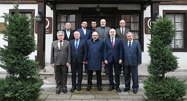 Balıkesir Valisi İsmail Ustaoğlu, Birlik Vakfı Balıkesir Şubesi Başkanı Cemal Kocataş’ı Ziyaret Etti