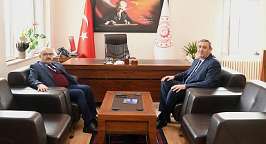 Balıkesir Valisi İsmail Ustaoğlu, Sanayi ve Teknoloji İl Müdürü Mehmet Şafak’a Hayırlı Olsun Dedi