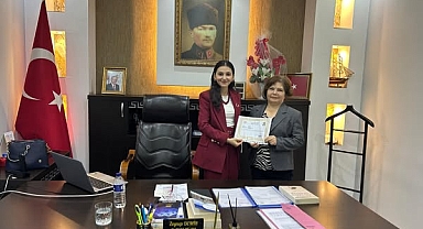 Balya Kaymakamı Zeynep Demir, İlçe Müdürlerine Başarı Belgesi Takdim Etti