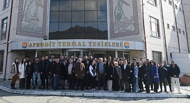 Başkan Mehmet Ertaş, Edremit Kent Konseyi Gençlik Meclisi ile Buluştu