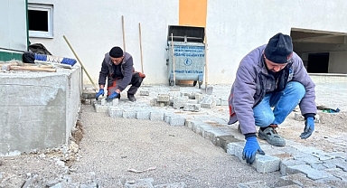 Bigadiç Belediyesi, İlçe Merkezinde Parke Döşeme Çalışmalarıyla Ulaşımı Kolaylaştırıyor