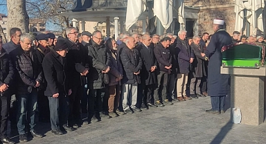 CHP Balıkesir Örgütü, Sezen Ayrık’ı Son Yolculuğuna Uğurladı