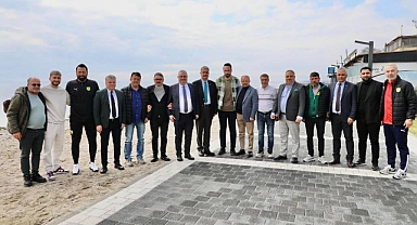 Edremit Belediye Başkanı Mehmet Ertaş, 1966 Edremitspor'un Basın Toplantısına Katıldı ve Takımın Hedeflerini Paylaştı