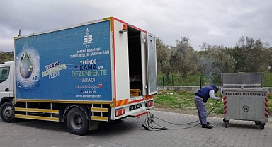 Edremit Belediyesi Çöp Konteynerlerinin Bakım ve Tamiratını Kendi İmkanlarıyla Yapıyor
