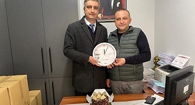 Edremit Belediyesi'nden Muhtarlara Doğum Günü Ziyareti