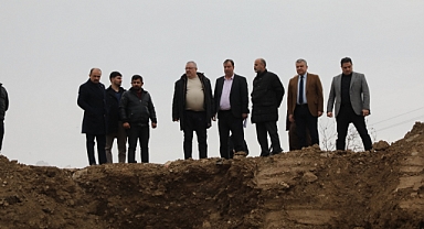 Edremit Çayı Üzerine İnşa Edilen Yeni Köprüde Çalışmalar Sürüyor