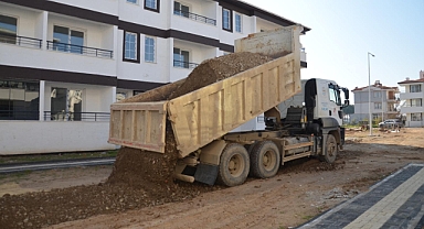 Gömeç Belediyesi, Mahallelerde Yol Tamir ve Onarım Çalışmalarını Sürdürüyor