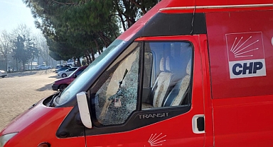 Gönen’de CHP İlçe Başkanlığı’na Ait Araca Silahlı Saldırı