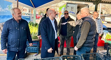 Marmara Adalar Belediye Başkanı Aydın Dinçer, Esnaf ve Pazar Ziyaretlerinde Vatandaşlarla Bir Araya Geldi