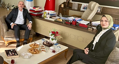 Marmara Adalar Belediyesi'nde İstişare Toplantısı: Kaymakam Safiye Orhan, Belediye Başkanı Aydın Dinçer ile Bir Araya Geldi